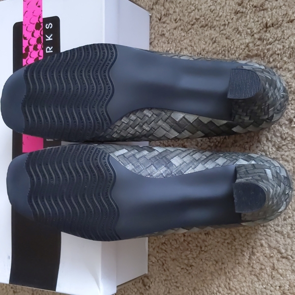 High heels checks print - Picture 2 of 8